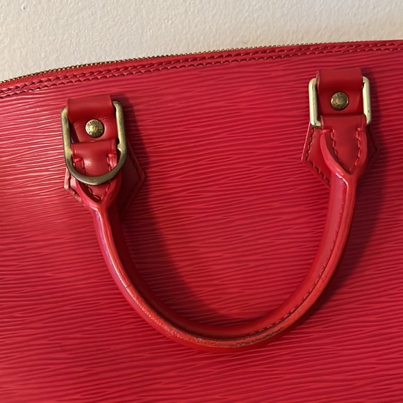 Louis Vuitton carmine Epi Alma Gm bag - Picture 9 of 11